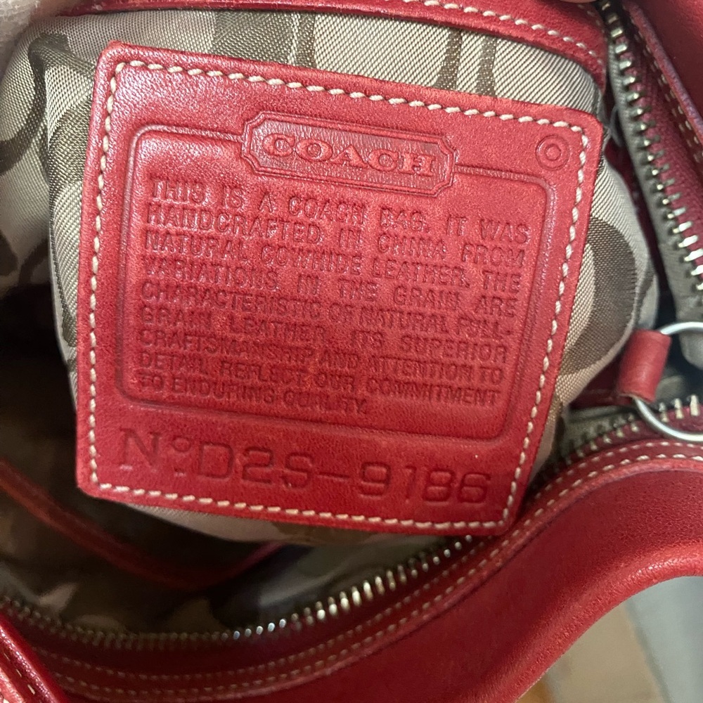 Gorgeous Coach Red Leather Soho Bucket Shoulder Bag - Picture 11 of 12